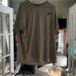 Under armor dry fit shirt.